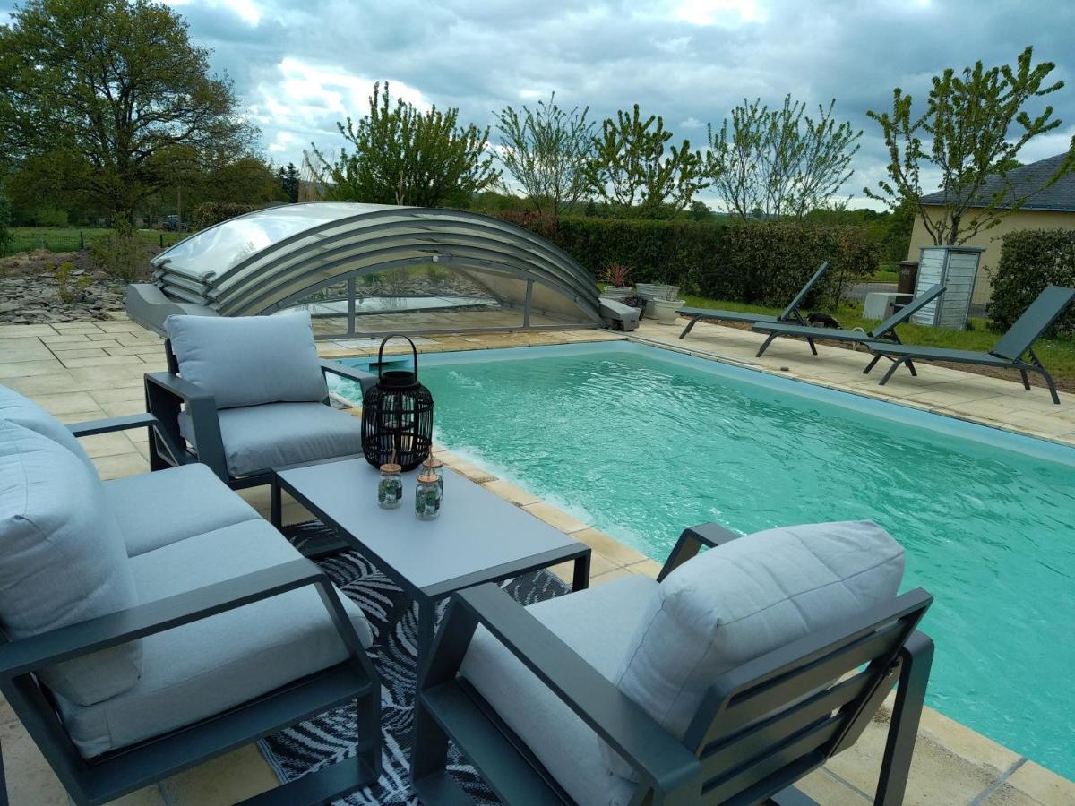 Maison/Villa Avec Piscine Privee Gite Brain D'Eau La Chapelle-de-Brain Buitenkant foto